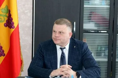 Мер Білгорода-Дністровського намагався переїхати співробітників СБУ, які вручали йому обвинувальний акт