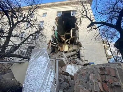 росіяни обстріляли центр Херсона, знову пошкоджено ОВА - Офіс Президента