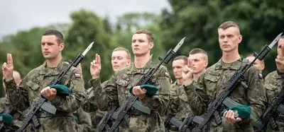 8000 польських добровольців, включаючи неповнолітніх, пройдуть військову підготовку