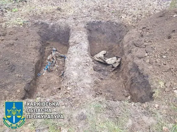 У Харківській області ексгумували тіла матері та сина, які загинули від ворожого обстрілу