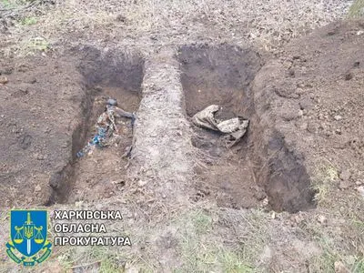 У Харківській області ексгумували тіла матері та сина, які загинули від ворожого обстрілу