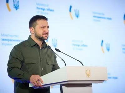 Зеленский поставил 8 задач для послов Украины на следующий год