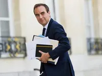 Министр обороны Франции 28 декабря приедет в Киев
