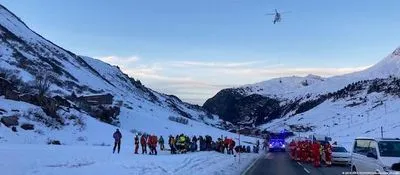 Австрія: під лавиною на гірськолижному курорті врятовано 8 людей