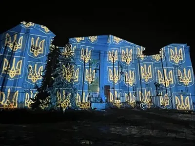 Магия Рождества: всемирно известный художник Герри Хофштеттер подсветил здания Киева