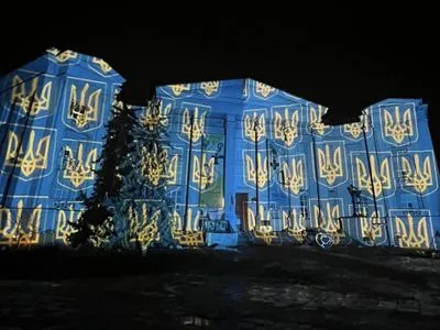 Магия Рождества: всемирно известный художник Герри Хофштеттер подсветил здания Киева