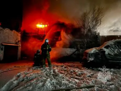 В российском мурманске произошел пожар на базе снабжения
