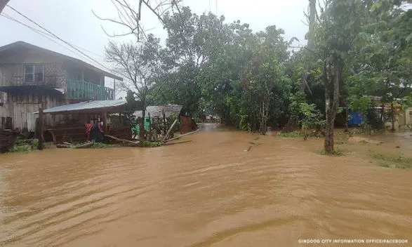 Повінь на Філіппінах змусила майже 50 тисяч людей покинути свої будинки