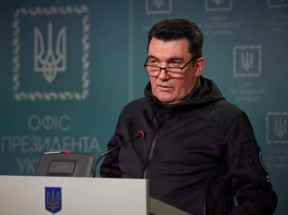 Данилов: "россия начала хоронить свои бомбардировщики, когда поняла, что мы можем их доставать"