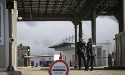 Косово открывает КПП на границе с Сербией, блокпосты еще не сняты