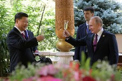 Китай заявив про готовність посилити стратегічне співробітництво з росією