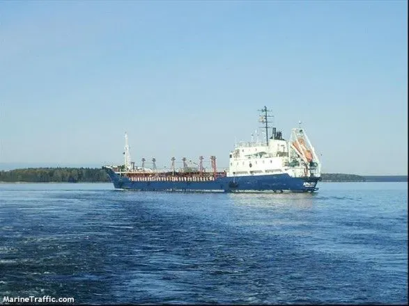 u-sankt-peterburzi-v-rf-zagorivsya-naftoviy-tanker
