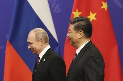 путін зідзвонився з лідером Китаю Сі Цзіньпіном і запросив його до москви