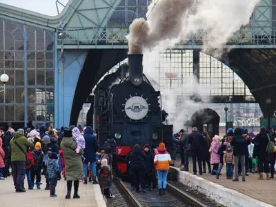 Новогодний сюрприз: во Львове запускают ретро-поезд