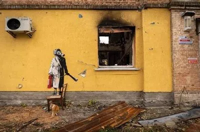 На Київщині повідомили про підозру чоловіку, який намагався вкрасти графіті Бенксі