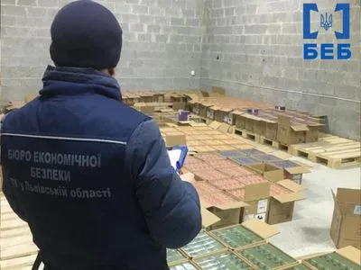 На Львівщину без розмитнення завезли електронні сигарети на понад 15 млн грн, їх вилучили - БЕБ