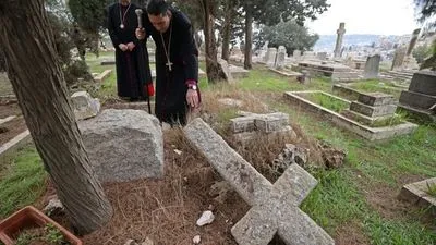 Двух израильских подростков арестовали за вандализм на христианском кладбище в Иерусалиме