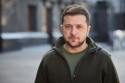 "Никто больше не будет делать украинское чужим": Зеленский о службе в Лавре