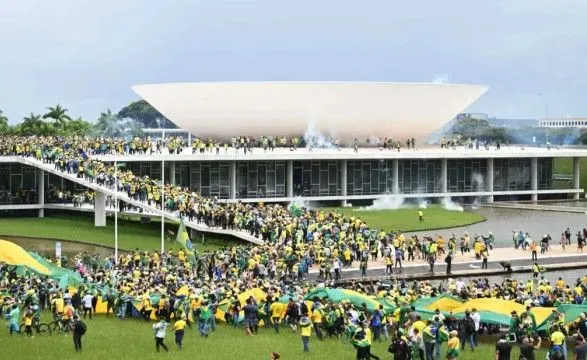 protesti-v-braziliyi-ponad-400-lyudey-zatrimali