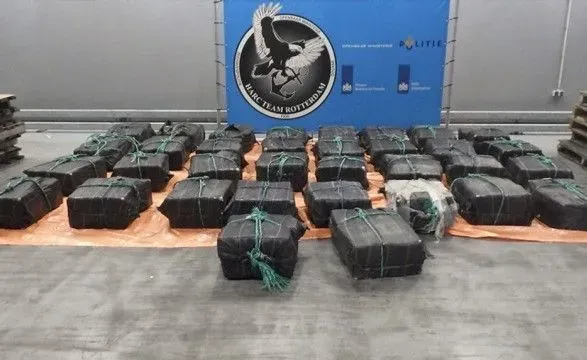 Митники у порту Роттердама вилучили 4,7 тонни кокаїну