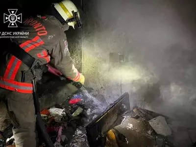 В Никополе во время пожара в квартире погиб ребенок, еще двое - получили травмы
