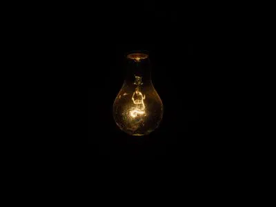 Дефицит электричества вырос, лимиты теперь есть и ночью: Укрэнерго заявило об аварийных отключениях