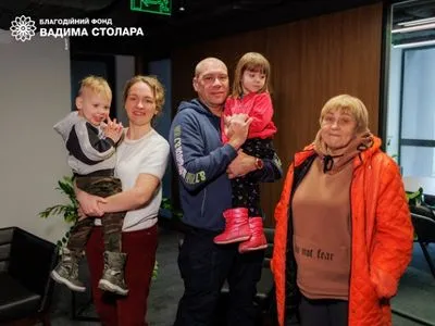 Фонд Вадима Столара предоставил квартиру освобожденному из плена защитнику "Азовстали"