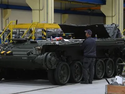 Чеська компанія, що займається модернізацією танків для України, розширює виробництво