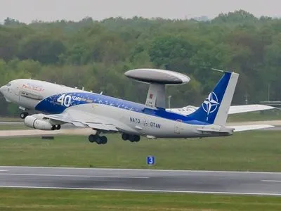 НАТО развертывает в Румынии разведывательные самолеты AWACS