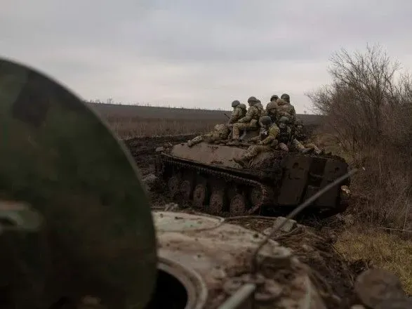 Бої за Соледар: ніч була гарячою, українські військові намагаються втримати оборону - Маляр