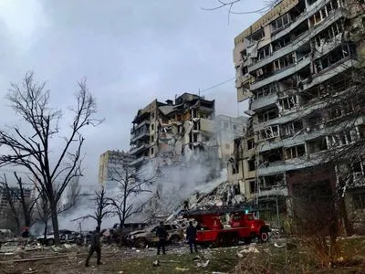 Світ має зупинити це зло: Зеленський відреагував на ракетний удар по житловому будинку у Дніпрі