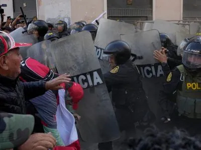 В Перу объявили чрезвычайное положение