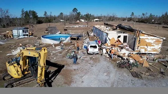 Байден объявил чрезвычайное положение в Алабаме из-за торнадо