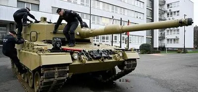 Відремонтовані німецькі танки Leopard для України будуть готові не раніше 2024 року