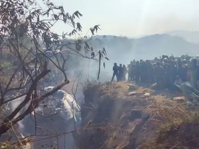 У Непалі зазнав катастрофи пасажирський літак: відомо про 40 загиблих