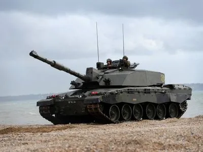 Міноборони Британії показало, що вміють танки Challenger 2, які передадуть Україні