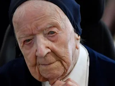 Умер самый старый человек в мире Люсиль Рандон