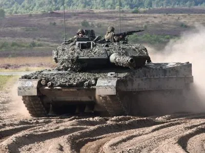 Чехія та Словаччина готові поставити Україні 30 танків Leopard – ЗМІ