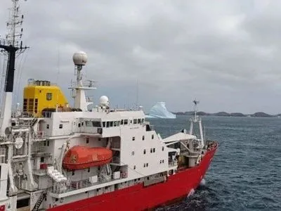 Сквозь штормы и айсберги: украинское судно "Ноосфера" добралось до Антарктики