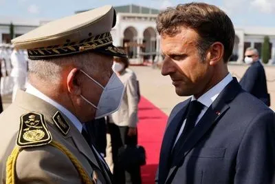 Командующий алжирской армии впервые за 17 лет посетил Францию