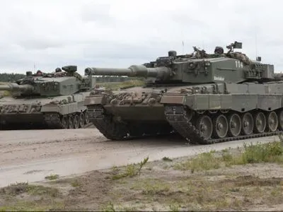 Глава Минобороны Германии: правительство вскоре решит, отправлять ли Leopard 2 в Украину