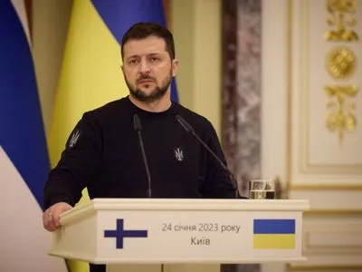 Для членства України в НАТО потрібно побудувати стійку армію – Зеленський