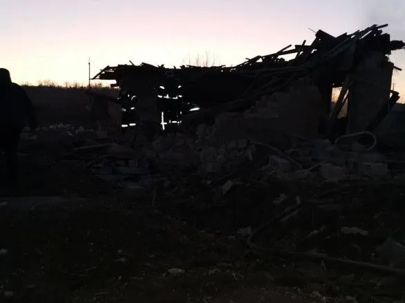 Рашисты подло атаковали Запорожье: в результате "прилета" разрушен частный дом, под завалами - женщина