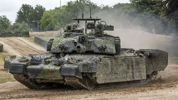 Великобритания хочет, чтобы танки Challenger были в Украине до конца марта