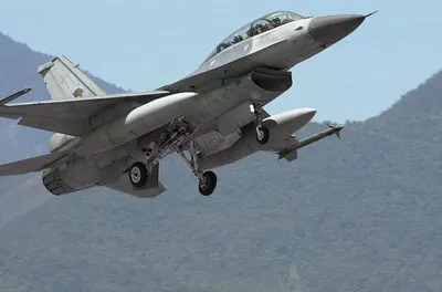 Виробник готовий постачати F-16 країнам, які передаватимуть свої літаки для України