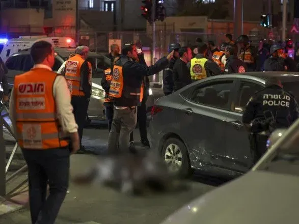 Теракт в Єрусалимі: поліція повідомляє про декількох бойовиків та 10 поранених