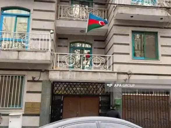 na-posolstvo-azerbaydzhanu-v-irani-zdiysnili-napad-ye-zagibliy