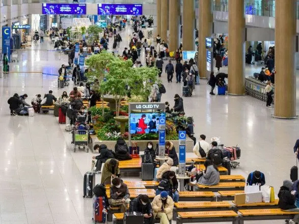 П'ятеро росіян, які втекли від мобілізації, застрягли в аеропорту Сеула в очікуванні слухання про притулок