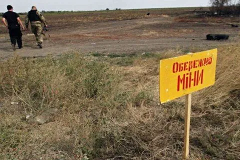 Российские оккупанты используют гражданских для выявления проходов через минные поля - ЦНС