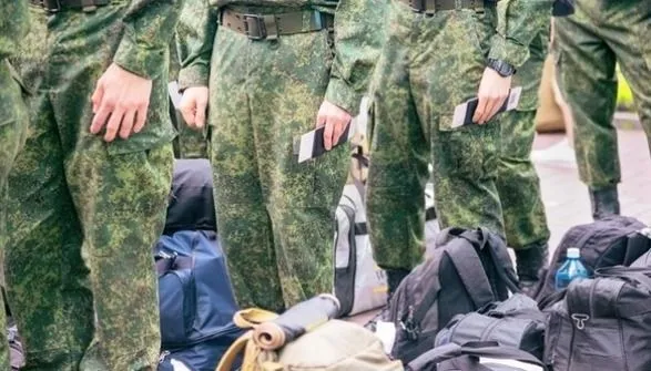 В рф военкоматы займутся "выявлением" граждан, которые хотят воевать с Украиной